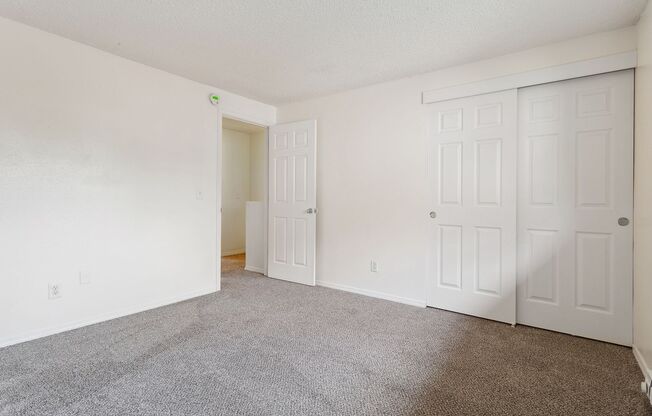 2 beds, 1 bath, 742 sqft, $1,595, Unit 29