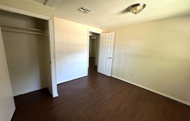 Lakeland 3 Bedroom 1 Bath Home! NO APPLICATION FEE!