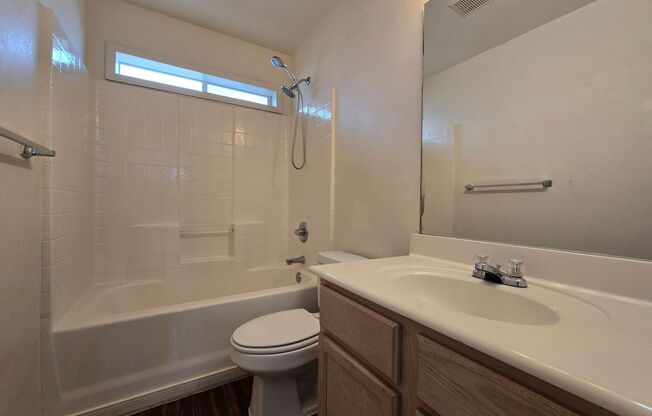 3 beds, 2 baths, $850, Unit 2309 Terrace Drive - Unit D