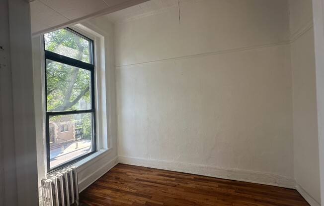 33 WOODHULL ST