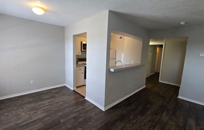 1 bed, 1 bath, 685 sqft, $800, Unit Unit 19