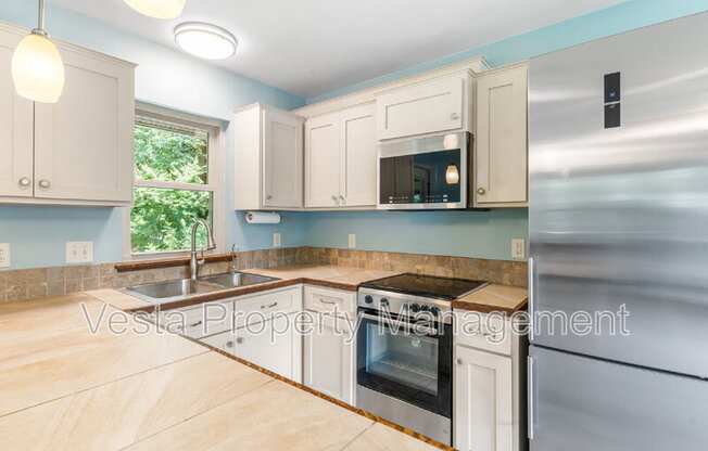 10 WELLSPRING LN