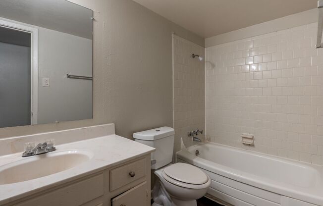 3 beds, 2 baths, 1,296 sqft, $1,500, Unit 1010