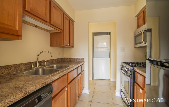 5720 W 128 ST