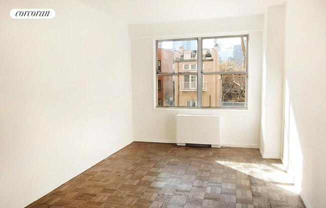 230 E 79 ST