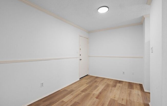 4105 Speedway, Unit 204