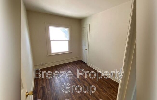 142 S DETROIT AVE