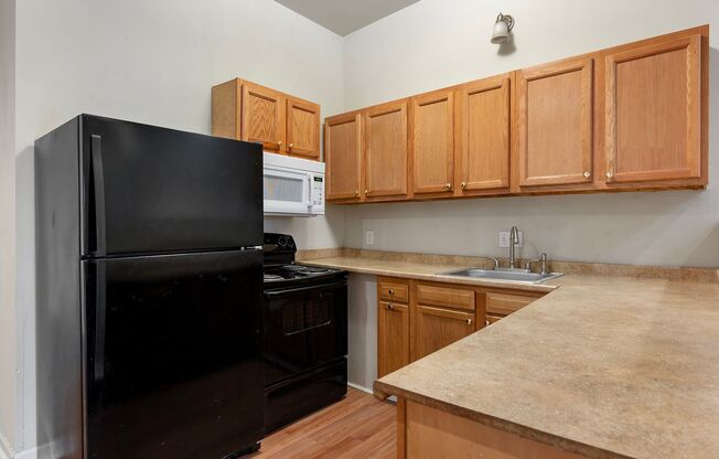 3 beds, 2 baths, $2,000, Unit Unit 3