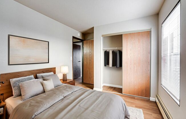 2 beds, 1 bath, 850 sqft, $1,249, Unit I107