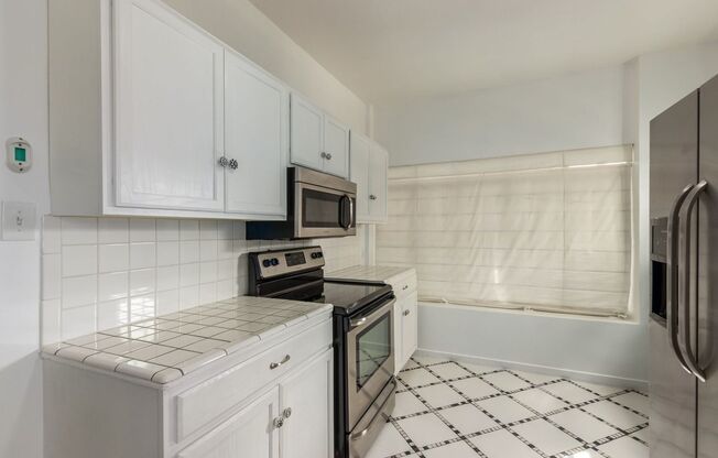 2 beds, 1 bath, 1,312 sqft, $2,495, Unit 729