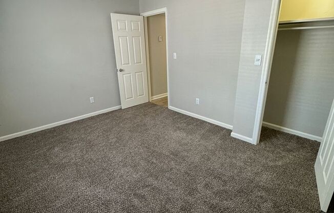 2 beds, 1.5 baths, 890 sqft, $1,240, Unit 2