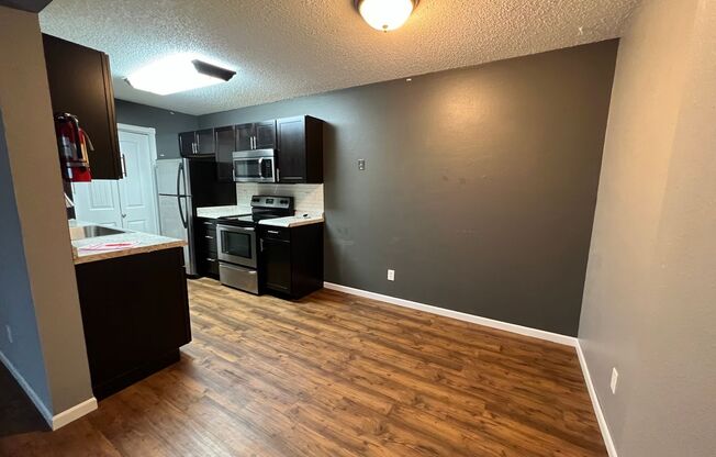 Updated Townhome in South Fargo with Move in Incentive!!