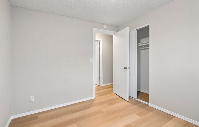 3 beds, 1 bath, 864 sqft, $1,895, Unit 16