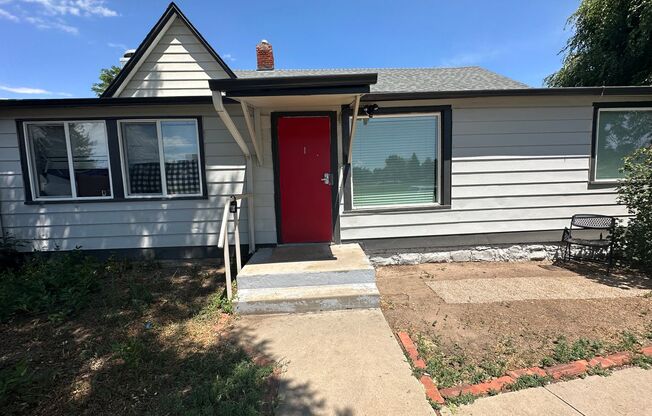 2 beds, 1 bath, 700 sqft, $1,700