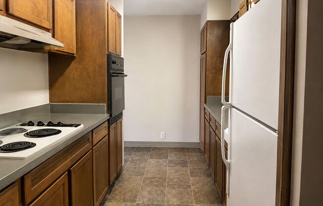 2 beds, 1 bath, 871 sqft, $1,675, Unit 517