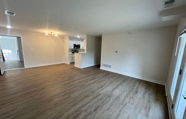 2 beds, 2 baths, 1,000 sqft, $1,700, Unit 8487 - B6