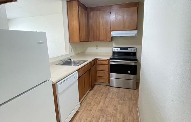 1 bed, 1 bath, $1,050, Unit Apt 20