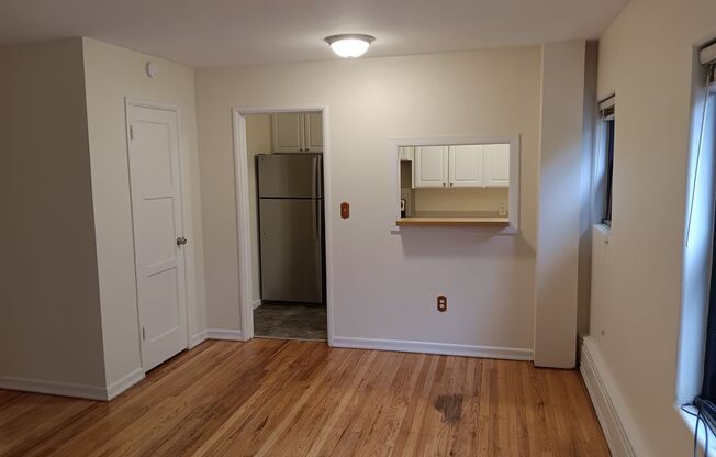 2 beds, 1 bath, 680 sqft, $1,750, Unit A212