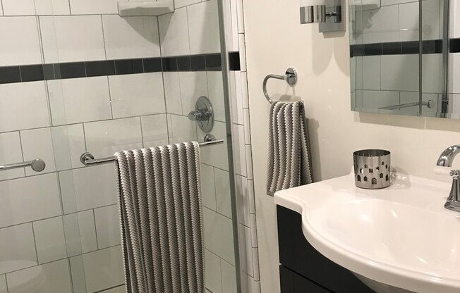 2 beds, 2 baths, 1,259 sqft, $1,695, Unit 3422 Y Street