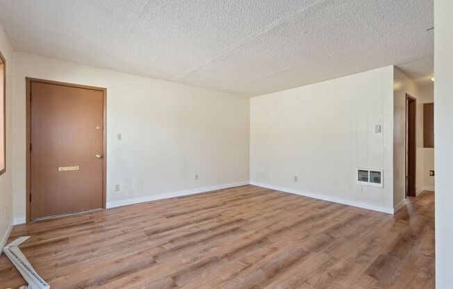 2 beds, 1 bath, 685 sqft, $1,195, Unit 8069