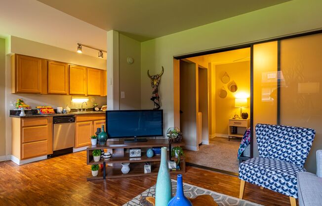 French Beautiful & Spacious 1-Bedroom Apartment at Heritage Apartments