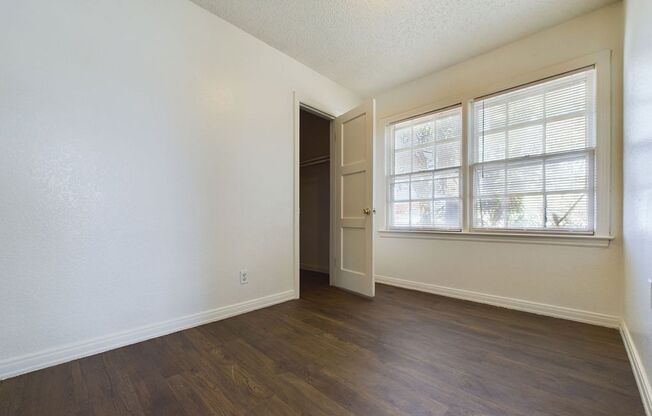 2 beds, 1 bath, 747 sqft, $700