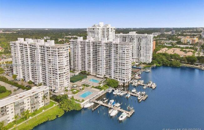 18081 BISCAYNE BLVD