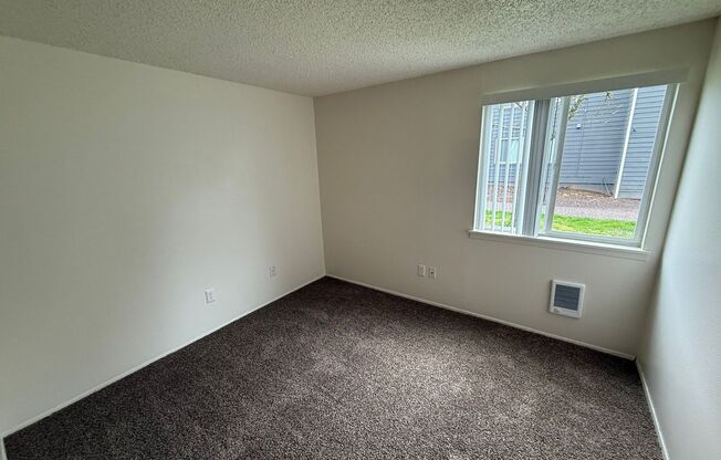 2 beds, 1 bath, 825 sqft, $1,295, Unit 421