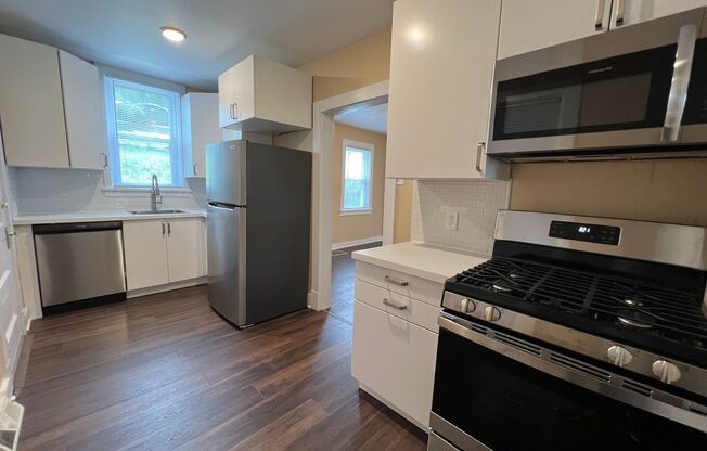 3 beds, 1 bath, $1,495