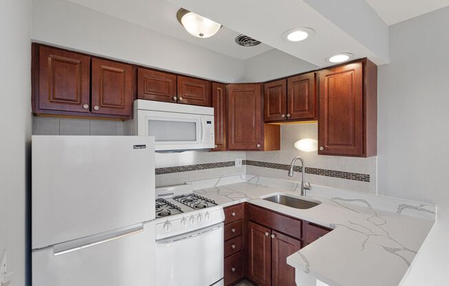 Studio, 1 bath, 275 sqft, $1,375, Unit 533
