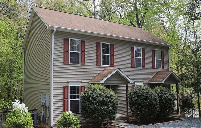 Chapel Hill / 3BR Townhouse Severin St. AVAILABLE