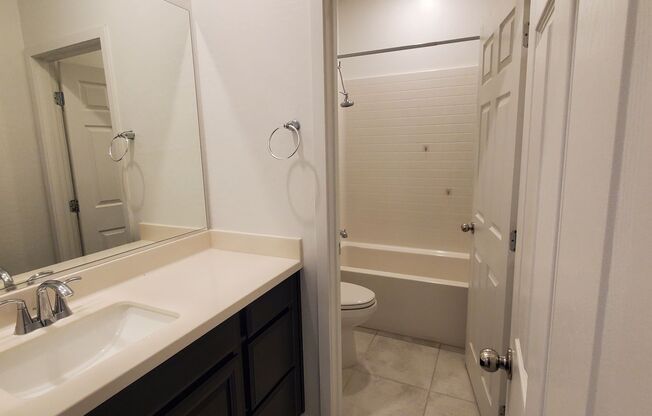 3 beds, 2.5 baths, $1,850, Unit UNIT 21102