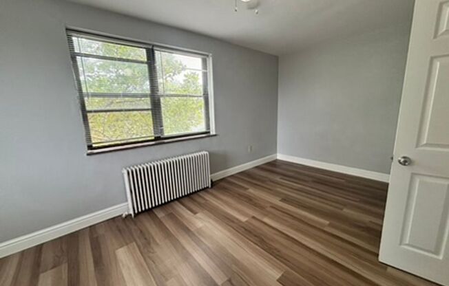 2 beds, 1 bath, 800 sqft, $1,790, Unit 6236 Fifth Ave. #301A