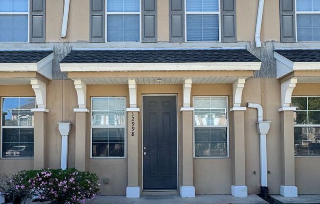Townhouse for rent 2B/2.5B with a loft for rent in Summerlin at Bartram Park. LOW COSTS MOVE IN