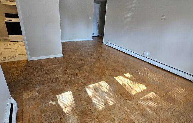 1 bed, 1 bath, $1,545, Unit G1 - ELECTRIC STOVE/2 A/C UNITS