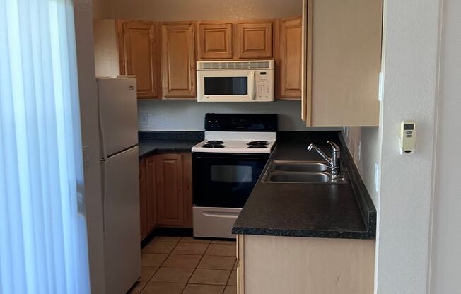 1 bed, 1 bath, 580 sqft, $755, Unit 202