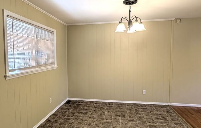Minutes from Uptown! Updated 3 Bedroom Ranch Home!