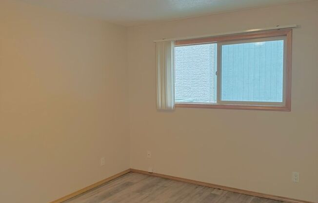 2 beds, 1 bath, 840 sqft, $1,695, Unit D03