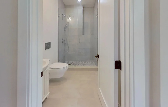 4 beds, 2 baths, $5,150, Unit 6