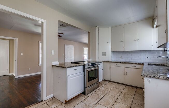 3 beds, 1 bath, $1,295