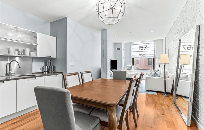 1 bed, 1 bath, 859 sqft, $4,250, Unit 211