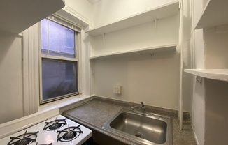 1 bed, 1 bath, 450 sqft, $2,200, Unit 22