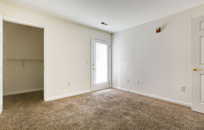 2 beds, 1 bath, 767 sqft, $1,075