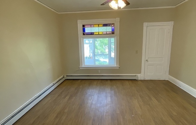 282 PAGE ST E