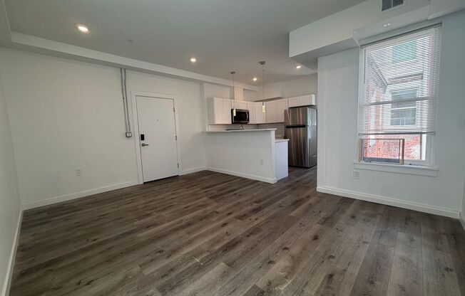 240- 242 E Girard