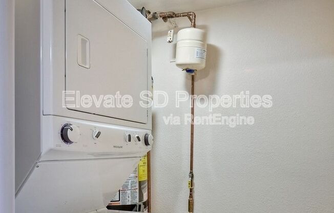 2 beds, 2 baths, 1,047 sqft, $2,895, Unit 412