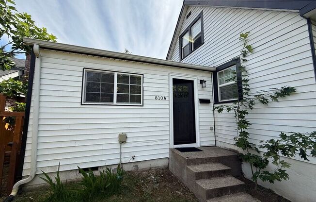 810 ELECTRIC AVE SE