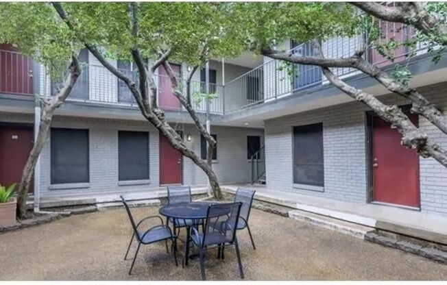 1 bed, 1 bath, 540 sqft, $1,100, Unit 120