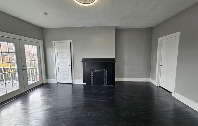 Amazing 3 Bedroom 1 Bathroom Apartment for rent in Carrick!