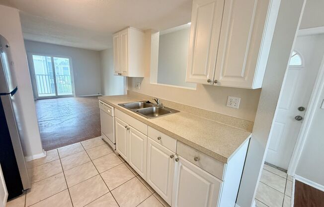 2 beds, 1 bath, $1,550, Unit unit 1604